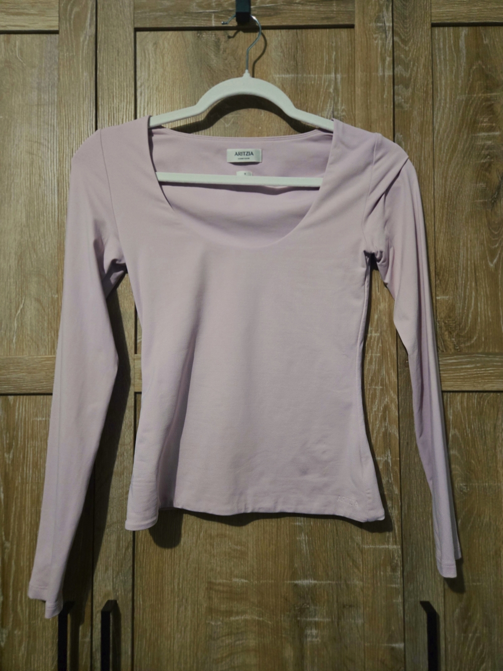 Aritzia Babaton Long Sleeve Scoop Neck Top in Light Pink/Lavender